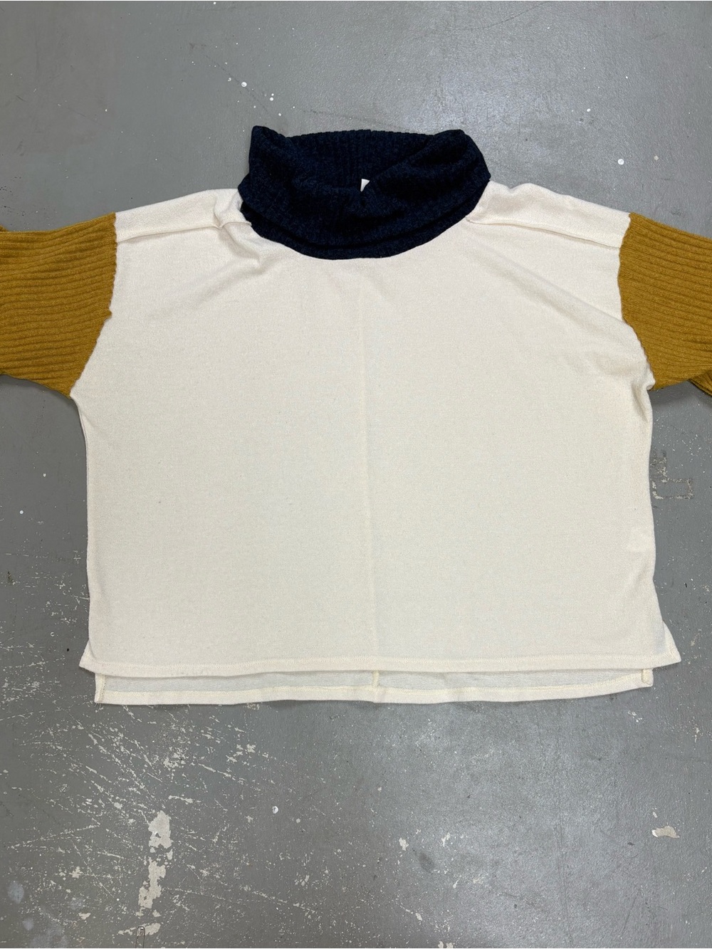 mts Colorblock Turtleneck Sweater Cream Navy Blue Oversized Sweater Womens M/L